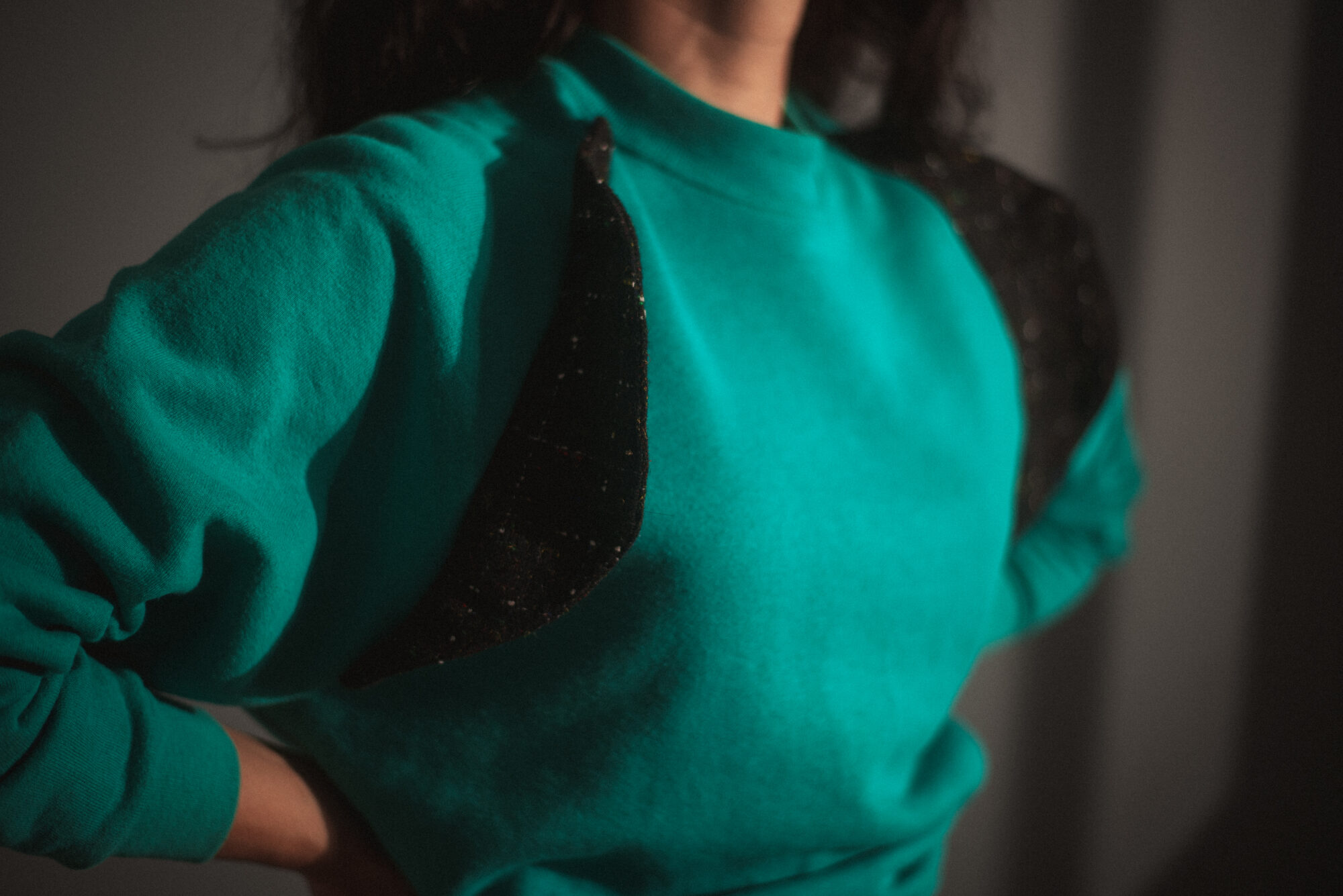 Sweat émeraude JADE - confortable et indispensable du dressing, en bi-matière et made in France